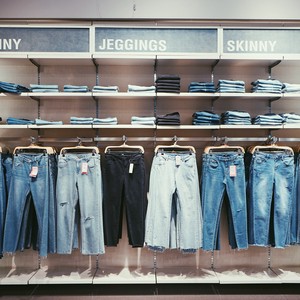 Jeans en magasin