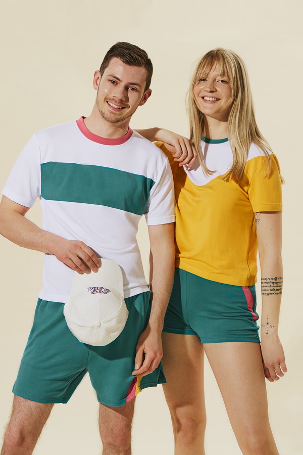 T-shirt jaune et blanc