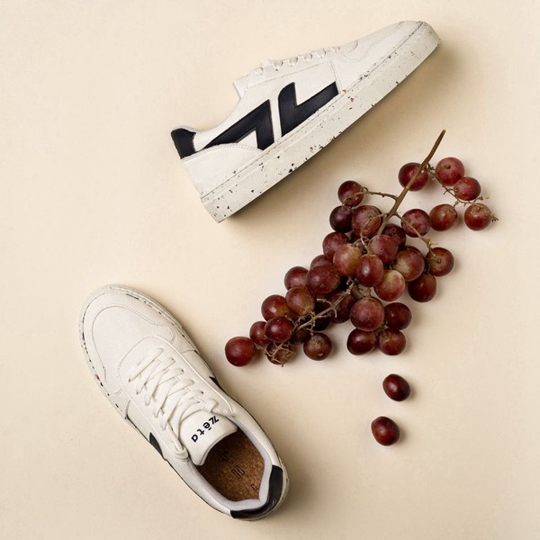 Chaussures Zèta avec une grappe de raisin
