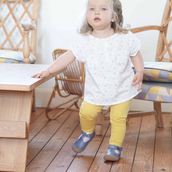 Un papa et son bébé avec un body PAPA m'habille