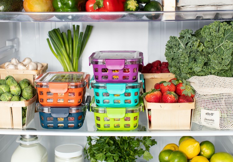 Des fruits et légumes bien rangés dans un frigo