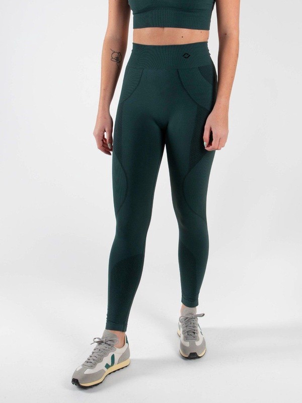 Legging vert sapin porté par une fille