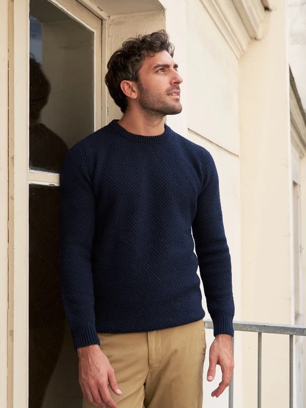 Mannequin portant le pull Point de blé Lautrec