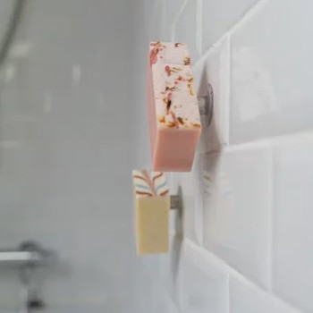 Porte-savon aimanté