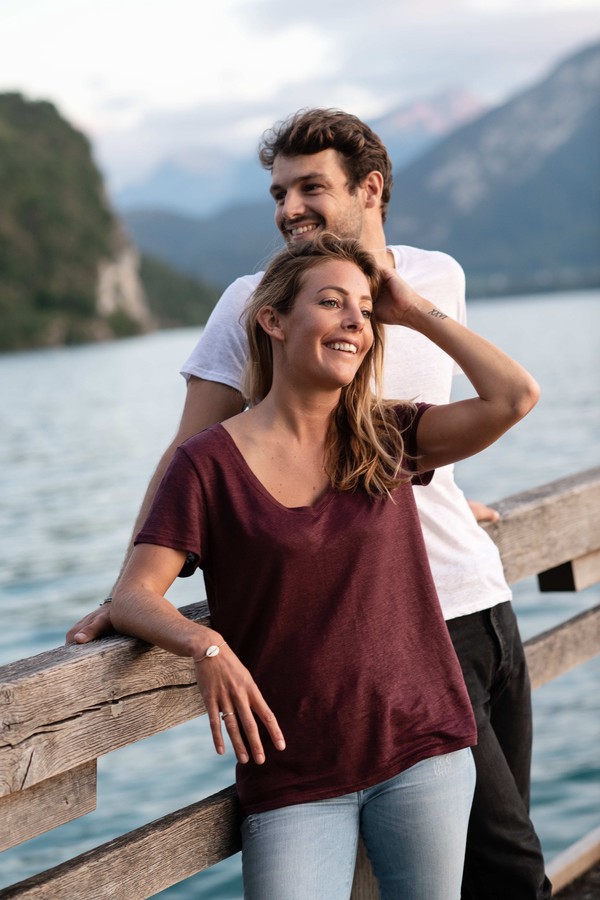 PangoLin t-shirt homme blanc et femme robe marine