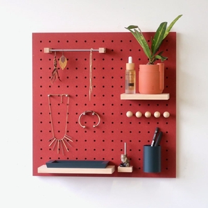 Pegboard étagère murale modulaire en bois couleur rouge Taille 48 cm