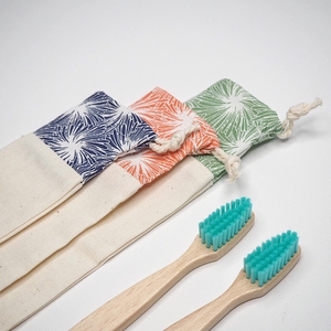 2 brosses à dents en hêtre avec pochette de voyage fabriquée en France